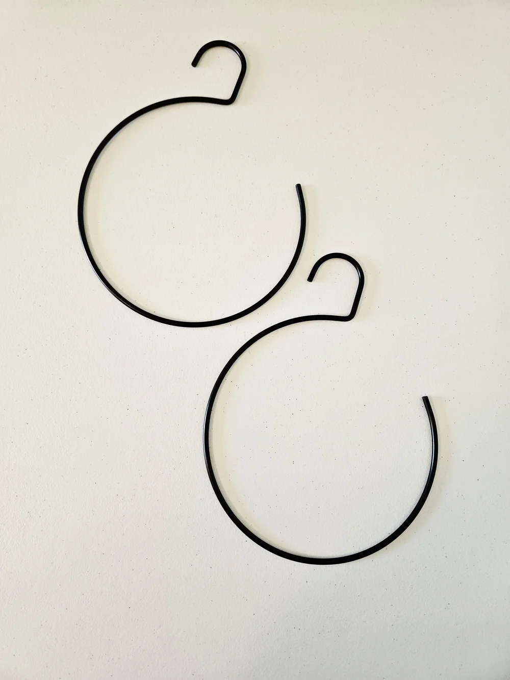 2 Black Metal Scarf & Belt Organizer Hangers Closet Storage Hooks